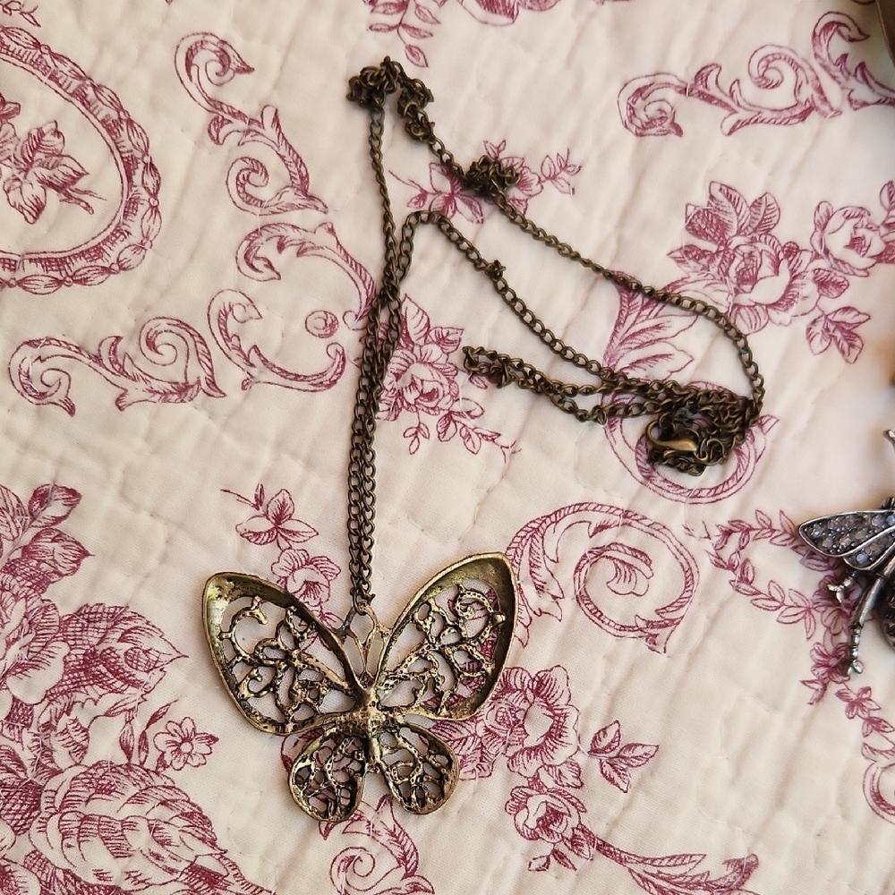Junk/Mystery Jewelry collection butterfly, Bee, Vtg. Brooch, Buckle Lot Coquette - Picture 12 of 14